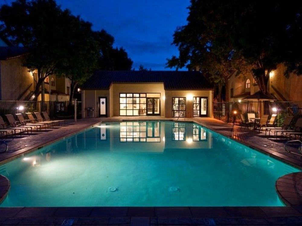 Global Luxury Suites At Downtown Mountain View Buitenkant foto